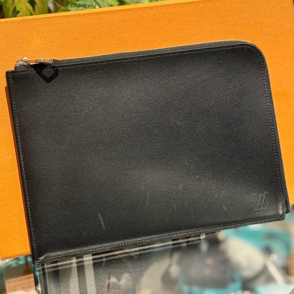 Louis Vuitton Pochette Jour PM Zipper Clutch Lv Logo